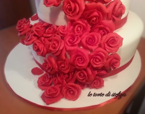 Torta 100 rose           